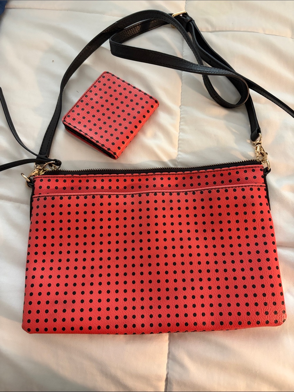 Fossil Women’s hot pink Polka Dot Crossbody Bag with sMatching Wallet